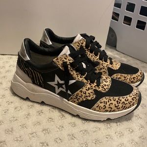 Steve Madden sneakers NEVER WORN
